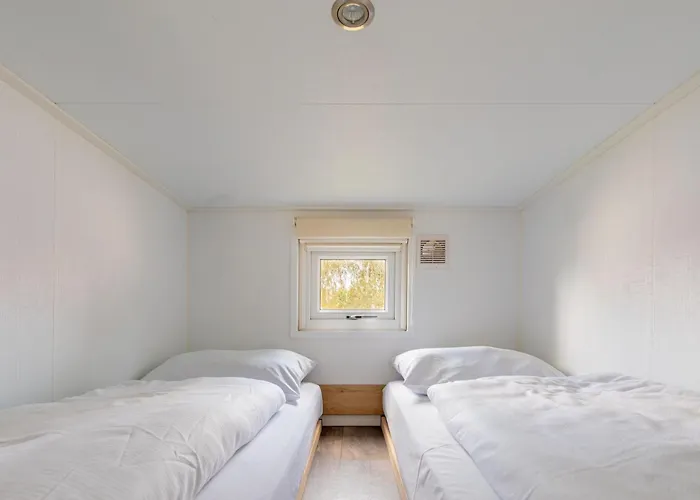 With Covered Terrace In The Leukermeer Chalé *