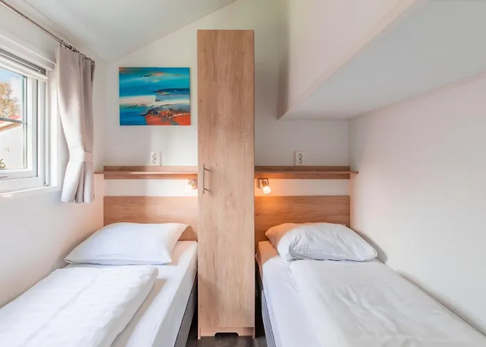 With Covered Terrace In The Leukermeer Chalé *