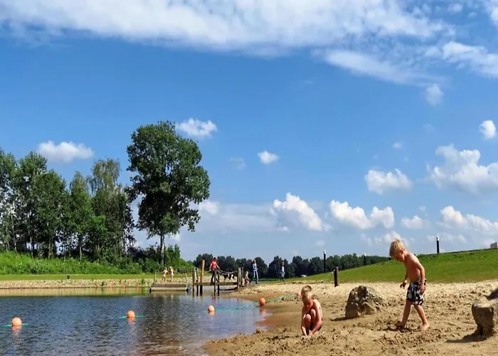 Chalé With Covered Terrace In The Leukermeer Well (Limburg)
